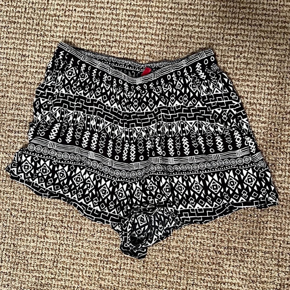 H&M shorts size 8
